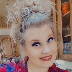 Meet your Posher, Angelica